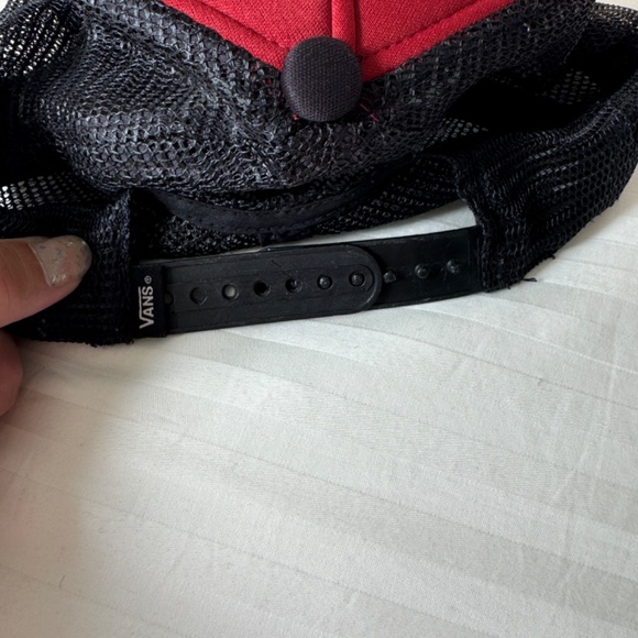 Vans - Red and Black Mesh Disney Cap - Picture 4 of 4